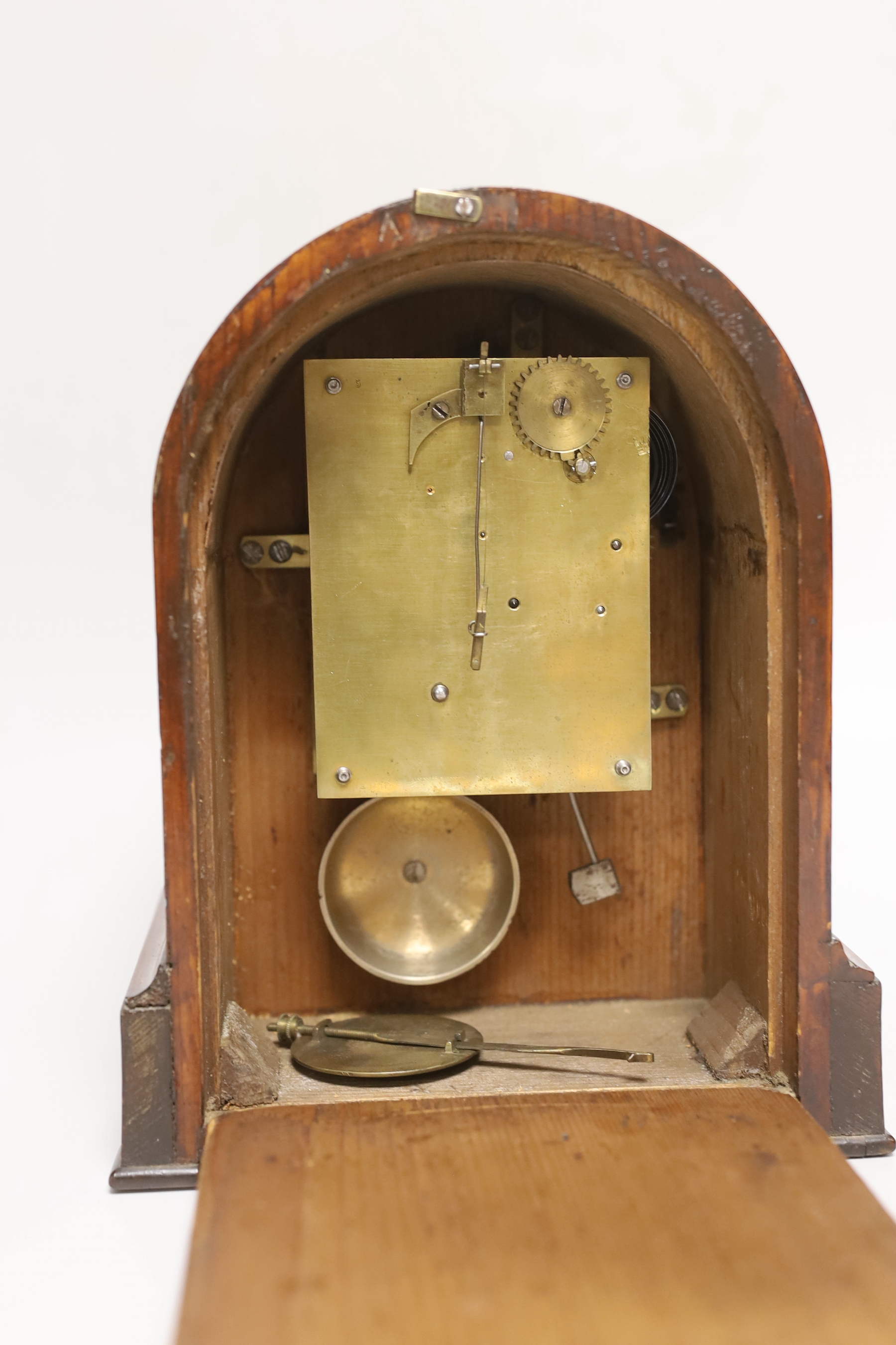 A late Victorian mahogany mantel clock, 23.5cm